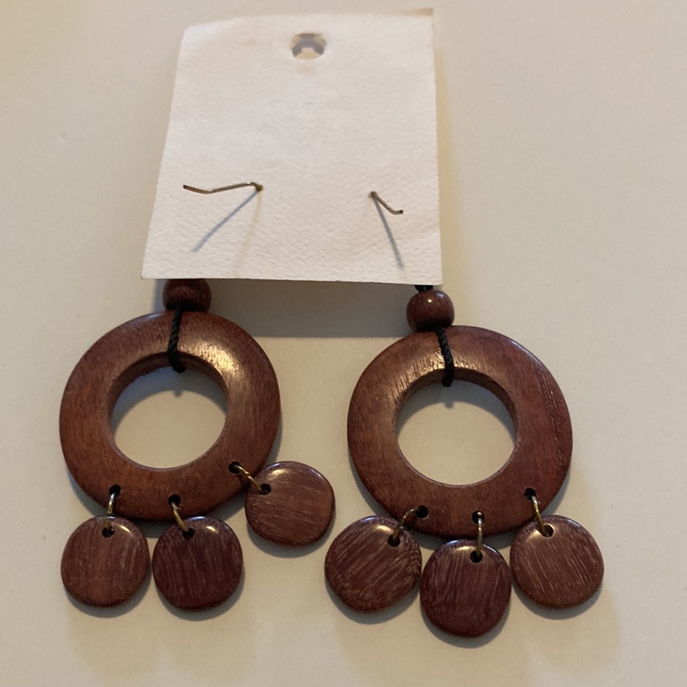 Earring - Picture 2 of 3